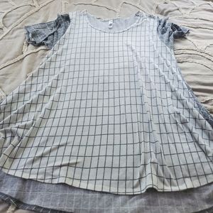 Tunic Grey and white squared pattern